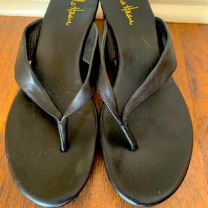 Cole Haan Nike Air 8.5 black sandal, very dark brown platform
